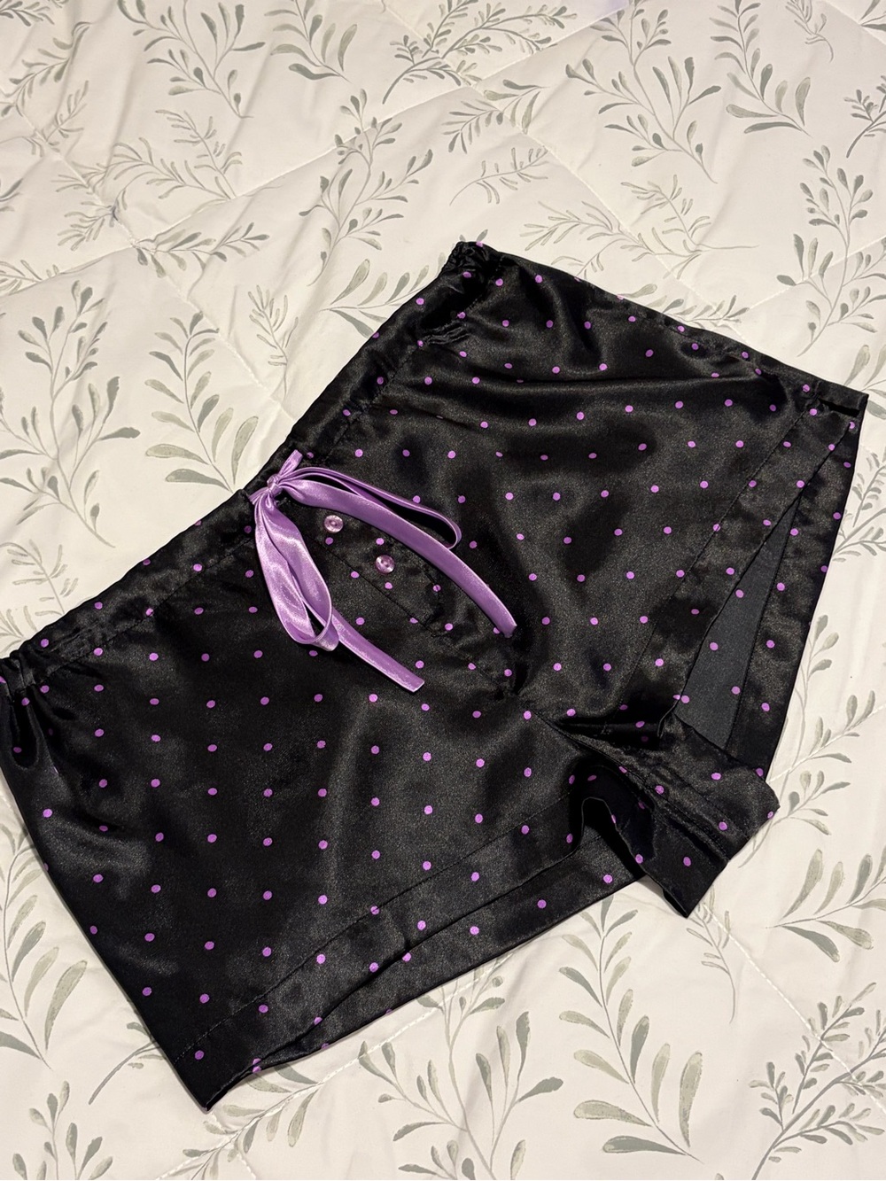 VTG La Senza Liquid Satin Pyjama Booty Shorts Medium Black Purple Polkadot Sexy